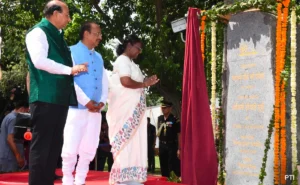 12 feet gandhi ji murti