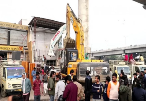 Lucknow-News-अकबर-नगर-में-ध्वस्तीकरण-की-कार्रवाई-पर-jpg
