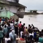 भागलपुर: मां गंगा के रौद्र रूप में समाया 100 साल पुराना मंदिर