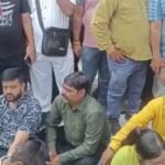 लखनऊ में वकीलों के चेंबर पर चला बुलडोजर, कार्रवाई से नाराज वकीलों में आक्रोश