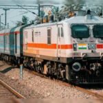 दिल्ली आने वाली 21 ट्रेनें रद्द, राजधानी-शताब्दी समेत कई ट्रेनें प्रभावित